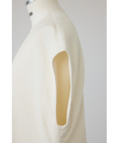 RIM.ARK（リムアーク）の「【PRE ORDER】Glossy JQ shape vest グロッシージャガード シェイプ ベスト（ベスト・レディース・ブラック/アイボリー・FREE）」の4枚目の写真