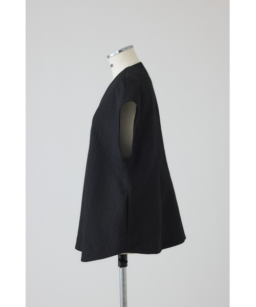 RIM.ARK（リムアーク）の「【PRE ORDER】Glossy JQ shape vest グロッシージャガード シェイプ ベスト（ベスト・レディース・ブラック/アイボリー・FREE）」の6枚目の写真