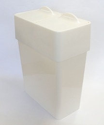 Umbra（アンブラ）の「UMBRA/エコリッドカン ダストボックス ゴミ箱 フタ付き（ダストボックス）」