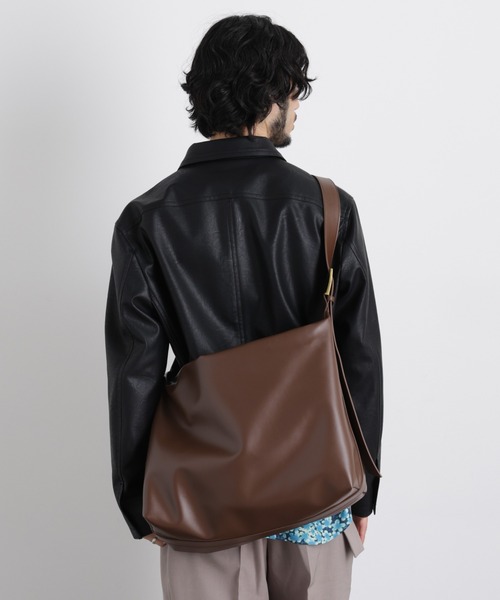 NANO universe（ナノユニバース）の「｢WARP PRINT｣ ライニング フェイクレザーショルダー（ショルダーバッグ・メンズ・ブラウン/ブラック・F）」の3枚目の写真