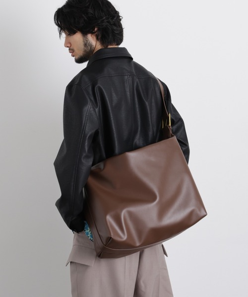 NANO universe（ナノユニバース）の「｢WARP PRINT｣ ライニング フェイクレザーショルダー（ショルダーバッグ・メンズ・ブラウン/ブラック・F）」の4枚目の写真