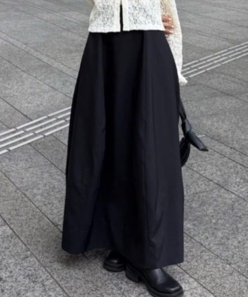 ヘムバルーンスカート