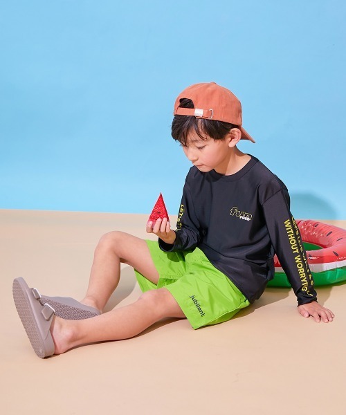 devirock（デビロック）の「ウエストがワンタッチで調整できる ネオンカラー UVカット サーフパンツ水着（水着・キッズ・ブラック系/ブルー系1/パープル系/ネイビー系/グリーン系1/ブルー系2/グリーン系3/グリーン系2/オレンジ系・110cm/100cm/160cm/150cm/140cm/130cm/120cm）」の12枚目の写真