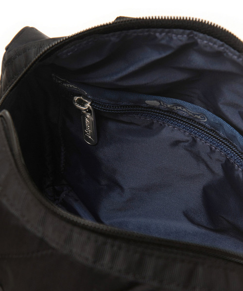 LeSportsac(レスポートサック)の「EVERYDAY SM SATCHEL ラインデボスブラック(ショルダーバッグ・レディース・ブラック・FREE)」の8枚目の写真
