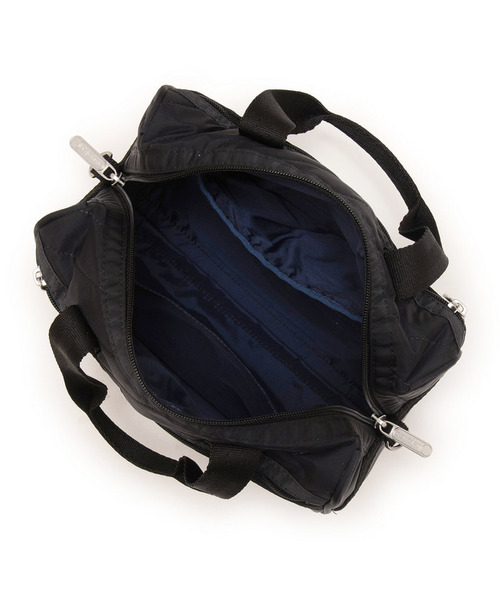 LeSportsac(レスポートサック)の「EVERYDAY SM SATCHEL ラインデボスブラック(ショルダーバッグ・レディース・ブラック・FREE)」の9枚目の写真