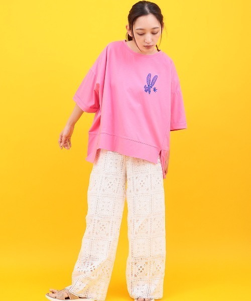 チチカカ(チチカカ)の「Orale! アレブリヘ刺繍ワイドTシャツ(Tシャツ/カットソー・レディース・ピンク/ブラック/ブルー・FREE)」の6枚目の写真