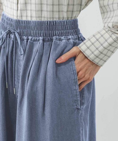 GLOBAL WORK（グローバルワーク）の「エアリーリラックスデニムイージーパンツ/645430（デニムパンツ・レディース・ブラック系その他/ブルー系その他4・MEDIUM/LARGE/SMALL）」の15枚目の写真