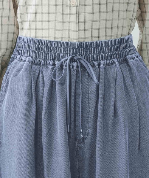 GLOBAL WORK（グローバルワーク）の「エアリーリラックスデニムイージーパンツ/645430（デニムパンツ・レディース・ブラック系その他/ブルー系その他4・MEDIUM/LARGE/SMALL）」の16枚目の写真