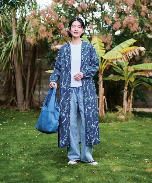 Sunny clouds（サニークラウズ）の「サニークラウズ　グレイッシュブルーのキャンバスバッグ（トートバッグ・レディース・ブルー・ONE SIZE）」の16枚目の写真