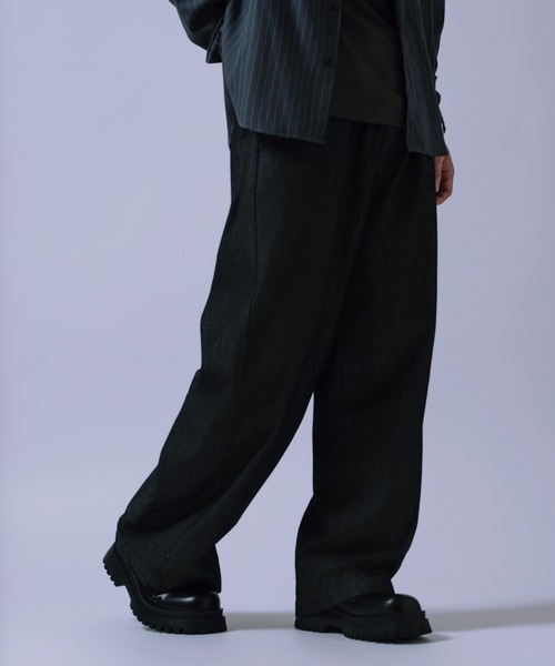 improves(インプローブス)の「ワンタック ワイド ストレート パンツ(その他パンツ・メンズ・ブラック系/ブラック/インディゴブルー/ブラウン・LARGE/MEDIUM)」の2枚目の写真