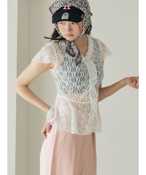 LAGUNAMOON(ラグナムーン)の「レースフリルペプラムトップス 【夏服】【半袖】【シアーシャツ】(シャツ/ブラウス・レディース・ホワイト/ブラック/イエロー・FREE)」の4枚目の写真