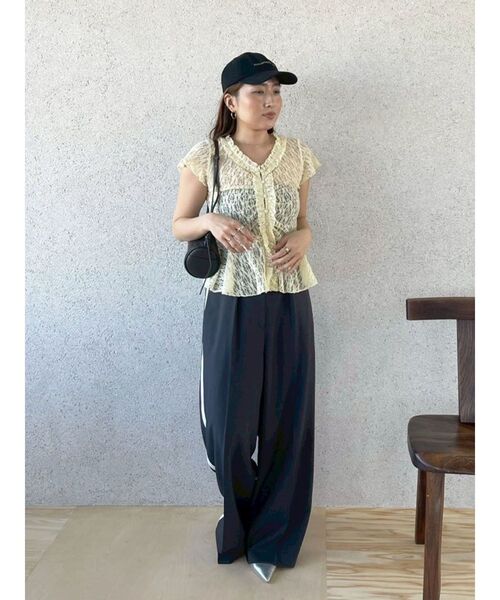 LAGUNAMOON（ラグナムーン）の「レースフリルペプラムトップス（シャツ/ブラウス・レディース・ホワイト/ブラック/イエロー・FREE）」の18枚目の写真