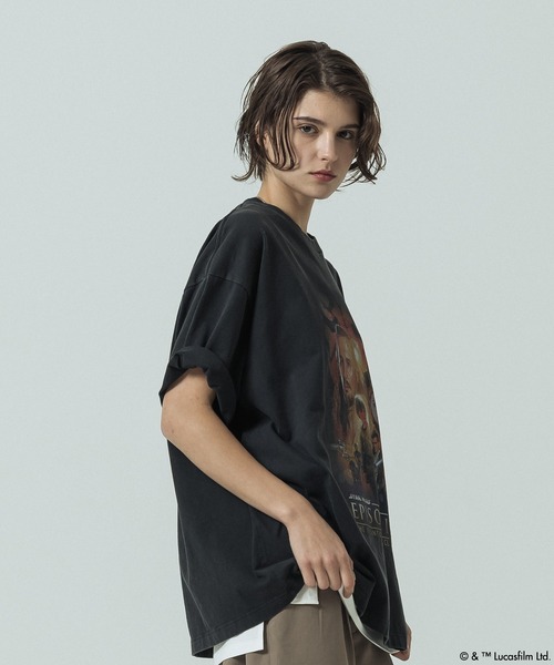 SLICK（スリック）の「【SLICK/スリック】SLICK / STAR WARS / Printed T-shirt 02/スターウォーズ / パウダー加工プリントTシャツ /オーバーサイズ シルエット/ ビンテージ / ディズニー（Tシャツ/カットソー・メンズ・ホワイト/ブラック・3/2/1）」の4枚目の写真