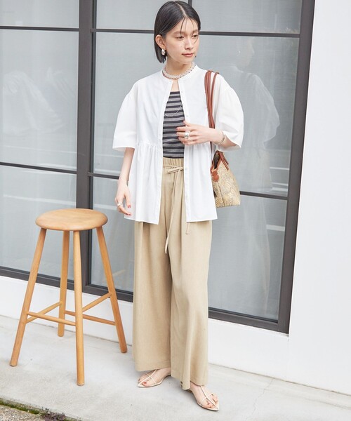 SHIPS（シップス）の「〈接触冷感 / 撥水加工〉TEXBRID(R) タフタ ショート スリーブ 羽織 シャツ（シャツ/ブラウス・レディース・ブラック/オフホワイト/ブラウン・ONE SIZE）」の4枚目の写真