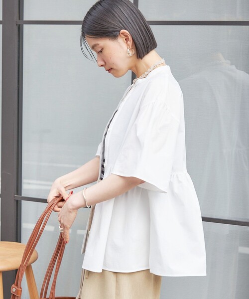 SHIPS（シップス）の「〈接触冷感 / 撥水加工〉TEXBRID(R) タフタ ショート スリーブ 羽織 シャツ（シャツ/ブラウス・レディース・ブラック/オフホワイト/ブラウン・ONE SIZE）」の8枚目の写真