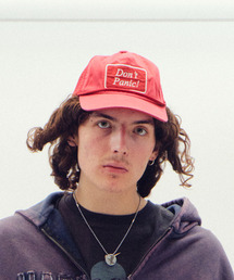 ERTR（イーアールティーアール）の「Dont Panic Trucker Cap Red（キャップ）」