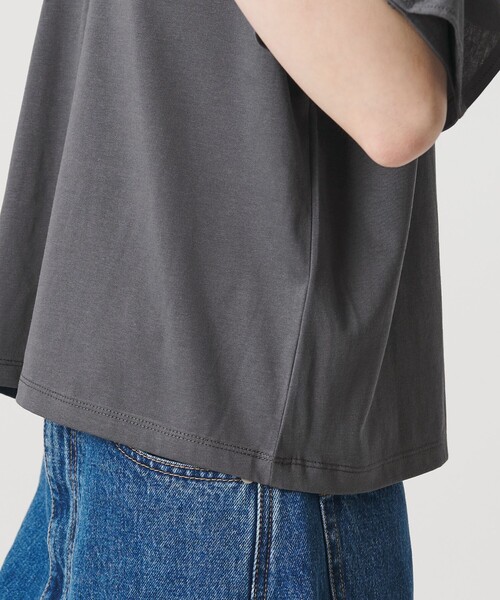 BEAUTY&YOUTH UNITED ARROWS(ビューティーアンドユースユナイテッドアローズ)の「【WEB限定 Wardrobe DAILY MINIMAL】ケープフリル ショートスリーブプルオーバー UVカット 接触冷感(Tシャツ/カットソー・レディース・ホワイト/ロイヤルブルー/ベージュ/ダークグレー・FREE)」の7枚目の写真