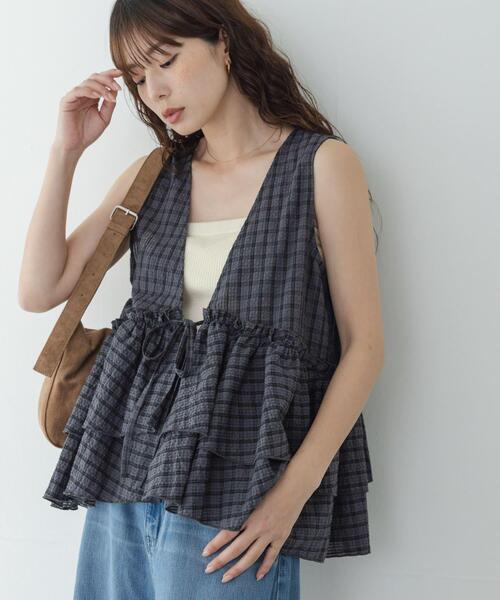 URBAN RESEARCH Sonny Label(アーバンリサーチサニーレーベル)の「サッカーチェックペプラムベストブラウス(シャツ/ブラウス・レディース・ブラウン/ブラック/チャコールグレー・FREE)」の3枚目の写真