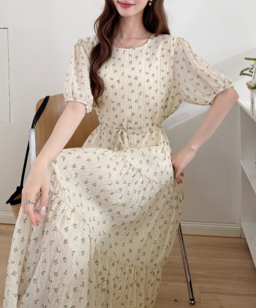 Ada.(エイダ)の「小花柄 パフスリーブ ティアード ロング ワンピース(ワンピース・レディース・ブラック/アイボリー・FREE)」の7枚目の写真