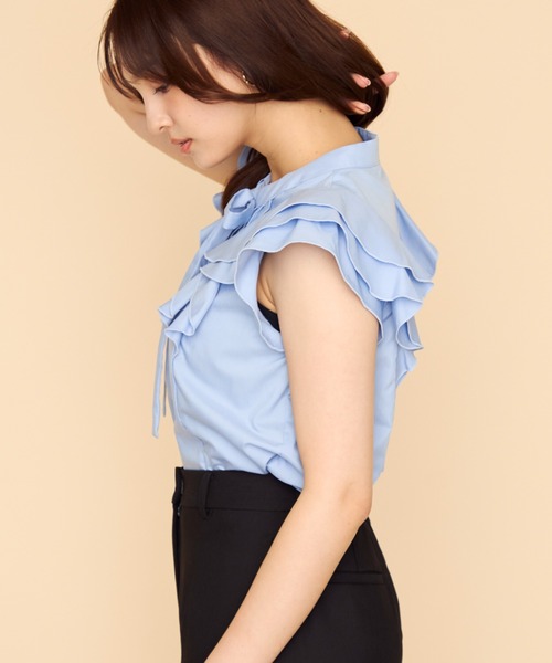 MISCH MASCH(ミッシュマッシュ)の「2026春夏新作 タックリボン綿タッチフリルブラウス(シャツ/ブラウス・レディース・ライトグレー/ホワイト/ブルー・フリ-)」の8枚目の写真