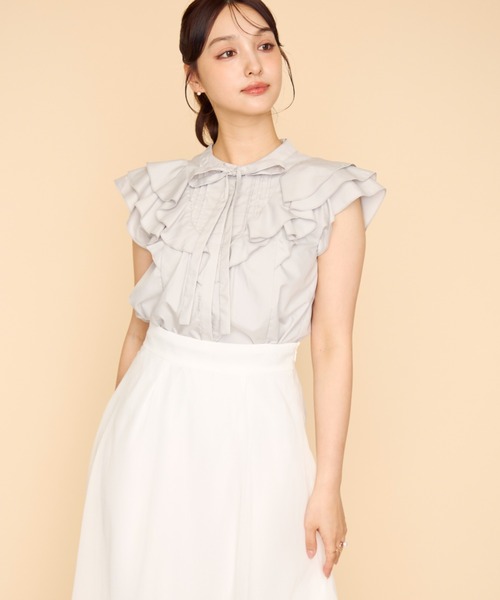 MISCH MASCH(ミッシュマッシュ)の「2026春夏新作 タックリボン綿タッチフリルブラウス(シャツ/ブラウス・レディース・ライトグレー/ホワイト/ブルー・フリ-)」の18枚目の写真