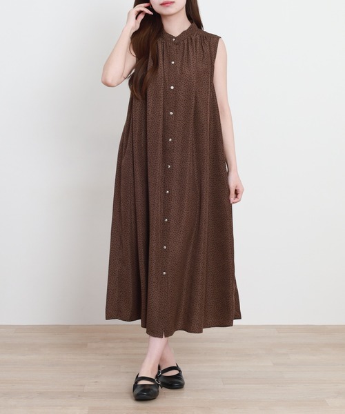 Anna Nicola(アンナニコラ)の「Anna Nicola ぼかしドットノースリーブワンピース(ワンピース・レディース・オフホワイト/ブラック/モカ・38)」の3枚目の写真