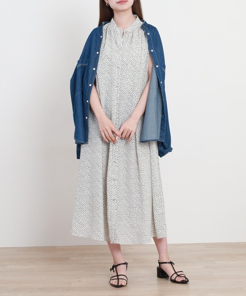 Anna Nicola(アンナニコラ)の「Anna Nicola ぼかしドットノースリーブワンピース(ワンピース・レディース・オフホワイト/ブラック/モカ・38)」の5枚目の写真