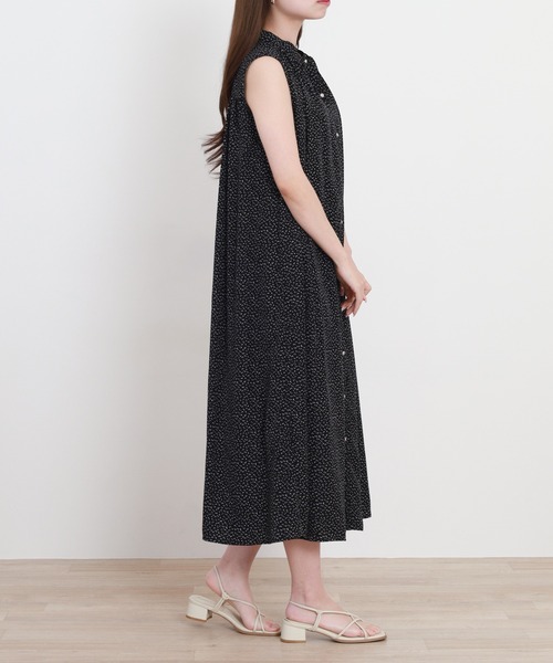 Anna Nicola(アンナニコラ)の「Anna Nicola ぼかしドットノースリーブワンピース(ワンピース・レディース・オフホワイト/ブラック/モカ・38)」の13枚目の写真