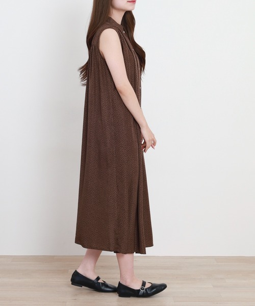 Anna Nicola(アンナニコラ)の「Anna Nicola ぼかしドットノースリーブワンピース(ワンピース・レディース・オフホワイト/ブラック/モカ・38)」の18枚目の写真