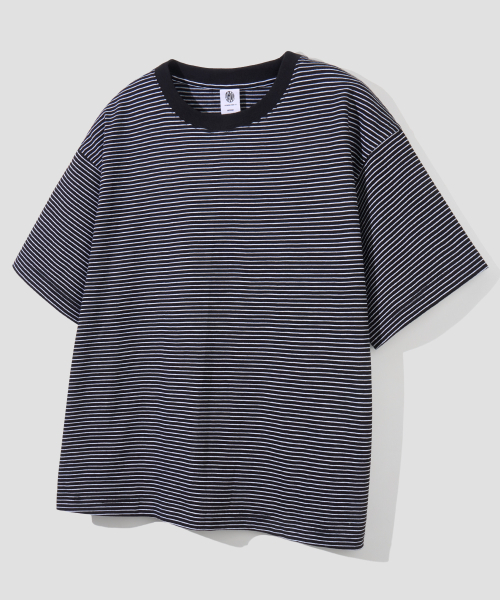 AGOD（エージーオーディー）の「バックインシジョンストライプハーフTシャツ[ブラック]（Tシャツ/カットソー・レディース・その他・SMALL/MEDIUM/LARGE）」の4枚目の写真