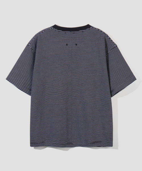 AGOD（エージーオーディー）の「バックインシジョンストライプハーフTシャツ[ブラック]（Tシャツ/カットソー・レディース・その他・SMALL/MEDIUM/LARGE）」の5枚目の写真
