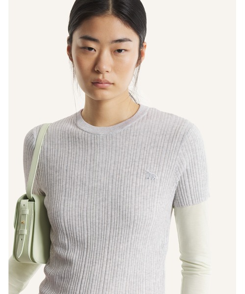 Maison Kitsune(メゾンキツネ)の「BABY FOX FINE RIB KNITTED TEE-SHIRT(Tシャツ/カットソー・レディース・ライトグレー・M/S/XS/L)」の7枚目の写真