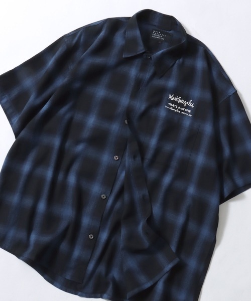 Mark Gonzales(マーク・ゴンザレス)の「MARK GONZALES ARTWORK COLLECTION/マークゴンザレス 別注 ビッグシルエット ワンポイント刺繍 オンブレチェック ブロード ストライプ 半袖シャツ(シャツ/ブラウス・メンズ・ブラック系その他/ブルー系その他/ホワイト系その他/ブルー系その他2/グレー系その他/イエロー系その他・M/XL/L)」の5枚目の写真