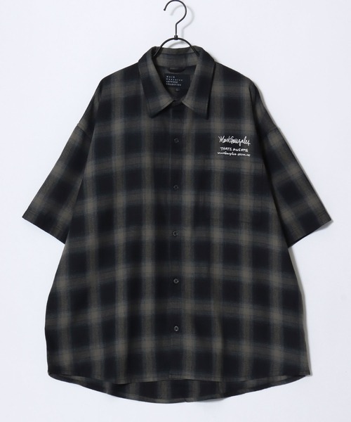 Mark Gonzales(マーク・ゴンザレス)の「MARK GONZALES ARTWORK COLLECTION/マークゴンザレス 別注 ビッグシルエット ワンポイント刺繍 オンブレチェック ブロード ストライプ 半袖シャツ(シャツ/ブラウス・メンズ・ブラック系その他/ブルー系その他/ホワイト系その他/ブルー系その他2/グレー系その他/イエロー系その他・M/XL/L)」の11枚目の写真