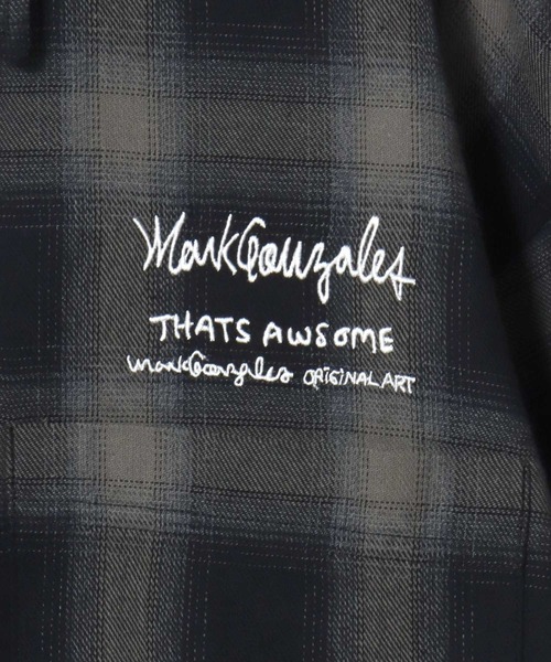 Mark Gonzales(マーク・ゴンザレス)の「MARK GONZALES ARTWORK COLLECTION/マークゴンザレス 別注 ビッグシルエット ワンポイント刺繍 オンブレチェック ブロード ストライプ 半袖シャツ(シャツ/ブラウス・メンズ・ブラック系その他/ブルー系その他/ホワイト系その他/ブルー系その他2/グレー系その他/イエロー系その他・M/XL/L)」の18枚目の写真
