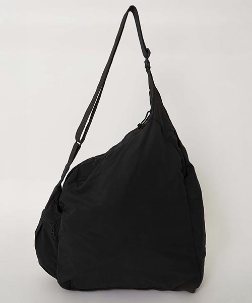 HIGH! STANDARD(ハイスタンダード)の「MT. RAINIER DESIGN /ウインドシェッド パッカブル ドロップバッグ(ショルダーバッグ・メンズ・オリーブ/ブラック/チャコールグレー・ONE)」の13枚目の写真