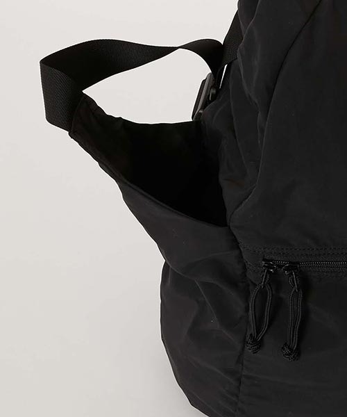 HIGH! STANDARD(ハイスタンダード)の「MT. RAINIER DESIGN /ウインドシェッド パッカブル ドロップバッグ(ショルダーバッグ・メンズ・オリーブ/ブラック/チャコールグレー・ONE)」の9枚目の写真