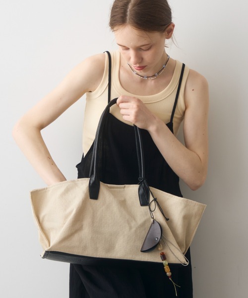 Crisp(クリスプ)の「natural combi tote bag / ナチュラルコンビトートバッグ(トートバッグ・レディース・ブラウン/ブラック・ONESIZE)」の4枚目の写真