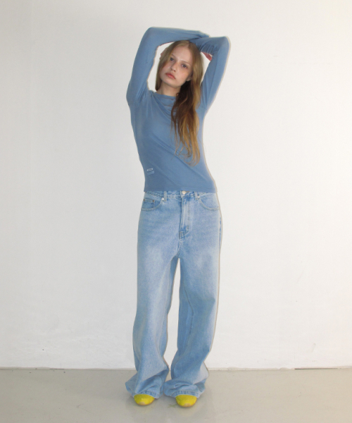 RONRON(ロンロン)の「SOFT MINI LABEL LONG SLEEVE BLUE(Tシャツ/カットソー・レディース・その他・FREE)」の2枚目の写真