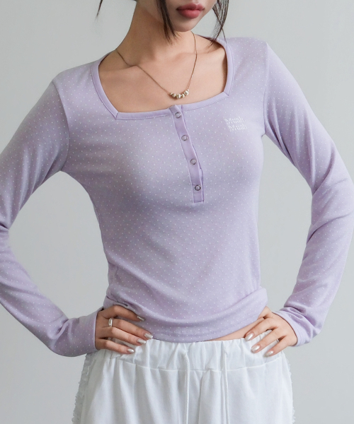 muahmuah（ムーアムーア）の「スクエアドット ヘンリーネック クロップ長袖Tシャツ [4カラー]（Tシャツ/カットソー・レディース・ブラック/ホワイト/ラベンダー・FREE）」の19枚目の写真