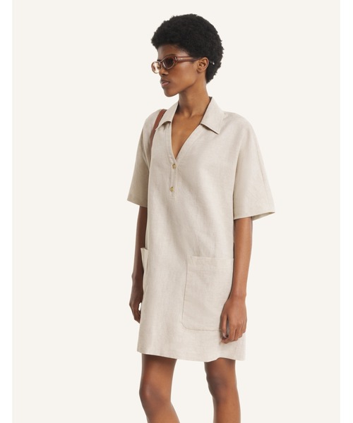 Maison Kitsune(メゾンキツネ)の「LINEN POLO MINI DRESS(ワンピース・レディース・ベージュ・40/38/36/34/42)」の1枚目の写真