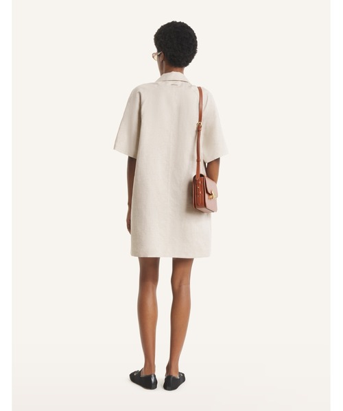 Maison Kitsune(メゾンキツネ)の「LINEN POLO MINI DRESS(ワンピース・レディース・ベージュ・40/38/36/34/42)」の5枚目の写真
