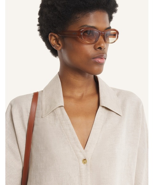 Maison Kitsune(メゾンキツネ)の「LINEN POLO MINI DRESS(ワンピース・レディース・ベージュ・40/38/36/34/42)」の6枚目の写真