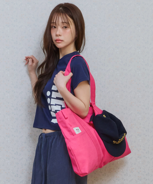 KIJIKO（キジコ）の「Ke906. Angled Pocket Utility Tote Hot Pink（トートバッグ・レディース・その他・FREE）」の4枚目の写真