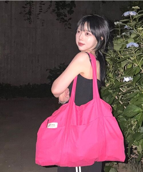 KIJIKO（キジコ）の「Ke906. Angled Pocket Utility Tote Hot Pink（トートバッグ・レディース・その他・FREE）」の10枚目の写真