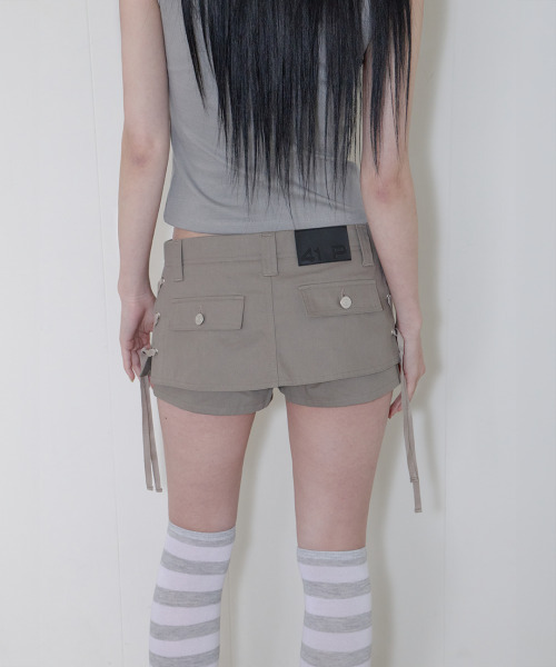 41PRAY（サイルプレイ）の「Layered Lace-Up Skirt shorts / Khaki Brown（スカート・レディース・カーキ・1/2）」の2枚目の写真