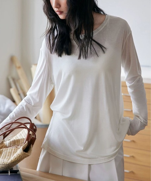 MAISON DE THERESE（メゾン ド テレーズ）の「6色展開 天糸 冷感 丸首 長袖Tシャツ UVカット エアコン対応 夏用インナー（Tシャツ/カットソー・レディース・ベージュ/パープル/ホワイト/ブラック/ブルー/グレー・FREE）」の9枚目の写真
