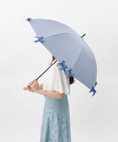 JILL STUART（ジルスチュアート）の「【 JILL STUART（ジル スチュアート）】・WEB限定・　リボン付き晴雨兼用パラソル(長傘)（長傘・レディース・ブラック/サックスブルー・FREE）」の4枚目の写真