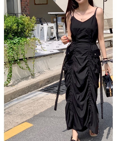 FAVORITO(ファヴォリート)の「キャミワンピース(ワンピース・レディース・ブラック/ベージュ/ホワイト・F)」の2枚目の写真