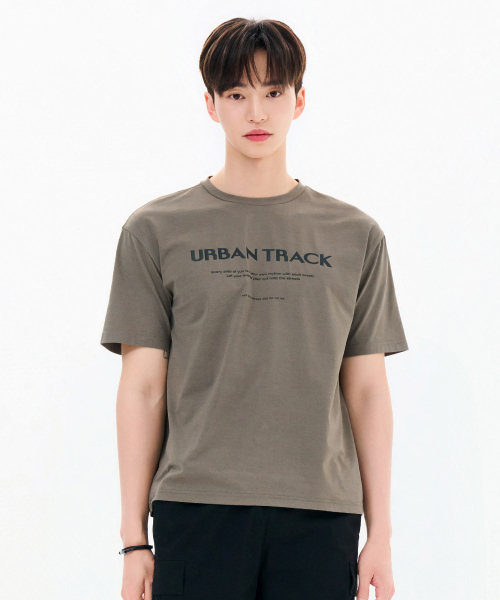 CHASECULT(チェイスカルト)の「メンズクールグラフィック半袖Tシャツ-FCRK5823E0V(Tシャツ/カットソー・メンズ・カーキ・100/110/95/105/115)」の1枚目の写真